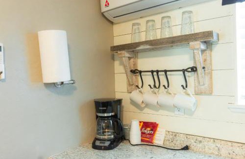 Mead House | Family-Friendly Lake Access Quad-plex with Kitchenette