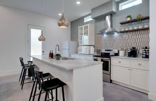 Comanche Trail Estates House | Near Lake Travis & Marina: Modern Austin Getaway!