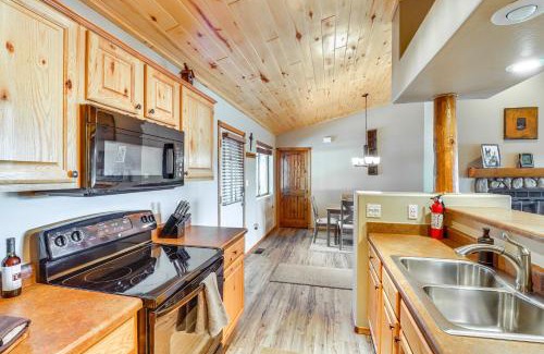 Heber House | Explore Pet-Friendly Overgaard Cabin by Scenic Lakes & Trails