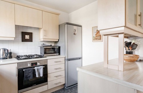 Leeds House | Ideal 3-Bed House Near Leeds City Centre with Free Parking