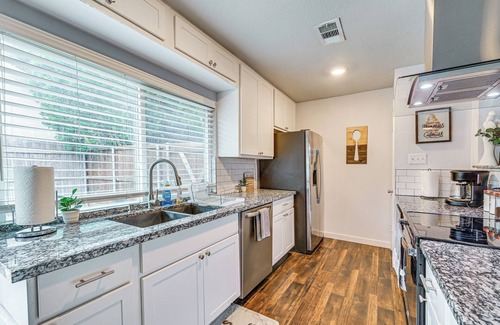The Colony House | Near Lewisville Lake: Home in The Colony w/Yard!