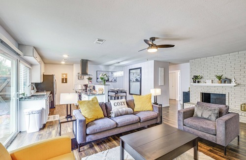 The Colony House | Near Lewisville Lake: Home in The Colony w/Yard!