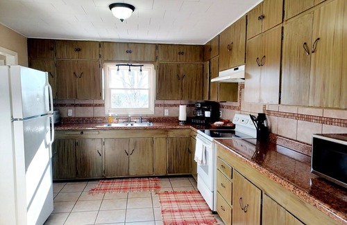 Licking House | Ideal Retreat Near Licking, MO by Montauk State Park