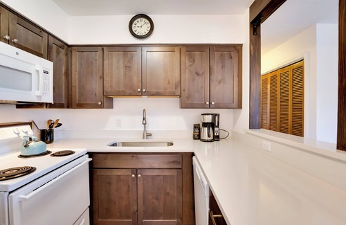 Frisco Apartment | Charming Frisco Condo Steps from Marina & Downtown Excitement