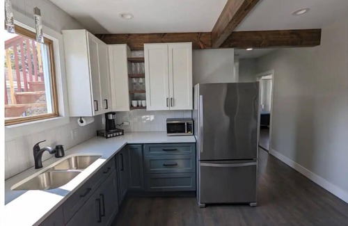 Cicero Apartment | Child-Friendly Retreat Near Midway with Impressive Reviews