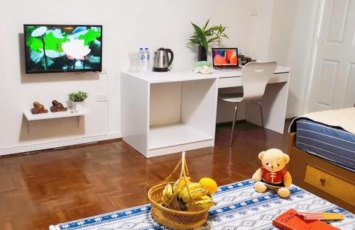Wat Ket Apartment | Cozy Poolside Apartment Near Old City & Nimman