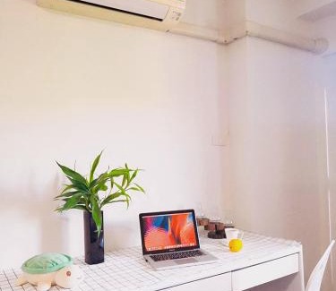 Wat Ket Apartment | Cozy Poolside Apartment Near Old City & Nimman