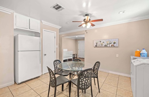 Westmont House | Near ONT Modern Family Home w Full Amenities
