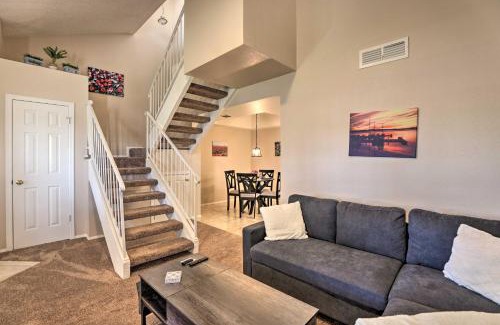 Breckenridge Townhomes House | Inviting Gilbert Townhome Near Phoenix with Hot Tub Access