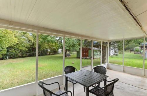 Gunter Afs House | Convenient Getaway Near Parks, Dining & Shopping - Glade Park Gem