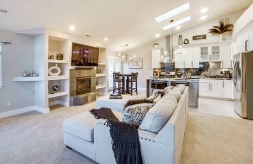 Golden House | Ideal Vacation Rental in Golden with Deck, Near Red Rocks!