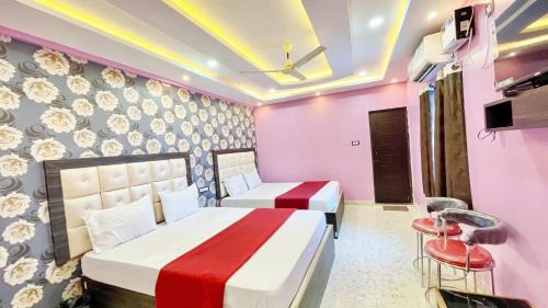 Puri Hotel | Near sea beach HOTEL R H S ! PURI Fully Air Conditioned Spacious Rooms with wifi And Parking, BEST BUDGET HOTEL IN PURI