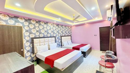 Puri Hotel | Near sea beach HOTEL R H S ! PURI Fully Air Conditioned Spacious Rooms with wifi And Parking, BEST BUDGET HOTEL IN PURI