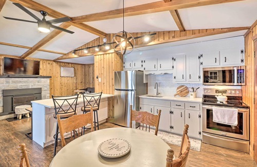 Locust Lake Village Cabin | Inviting Pocono Lake Cabin with Screened Patio & Bar