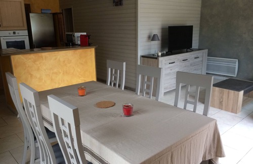 Grayan-Et-L'Hopital House | Cozy Villa near Soulac/Sea with Indoor Pool & Hot Tub