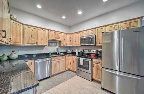 Banner Elk Apartment | Charming Banner Elk Retreat with Deck & Spectacular Views