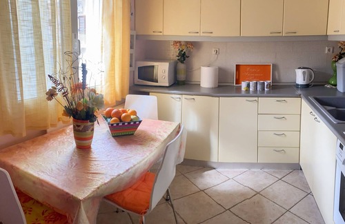 Corinthia Region Apartment | Near the Beach Flat with Verandas & Seaview