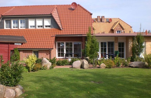Kaltenhof House | Beachside Retreat with Sauna and Ocean View Amenities