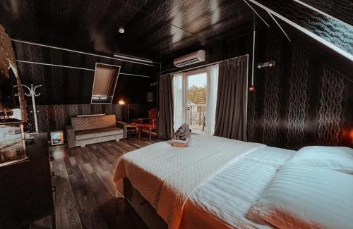 Torva Apartment | Lakefront Retreat: Apartment with Hot Tub & Sauna