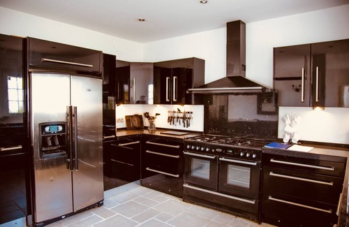 San Roque Villa | Discover a Large Villa with Ocean Views, Steps to the Beach