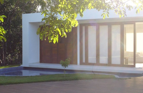 Lauro de Freitas House | Beachside Bliss at Itacimirim with Pet-Friendly Amenities