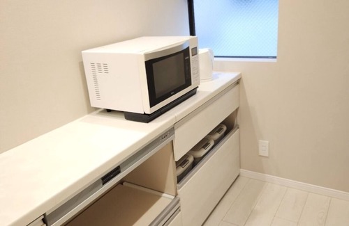 Shin-Osaka House | Convenient Stay Near USJ and Namba at Zeebra Tsukamoto