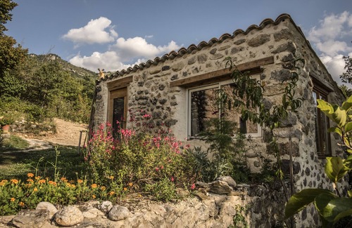 Estoublon House | Serene Escape: Nature Retreat near Verdon with Pool & Views