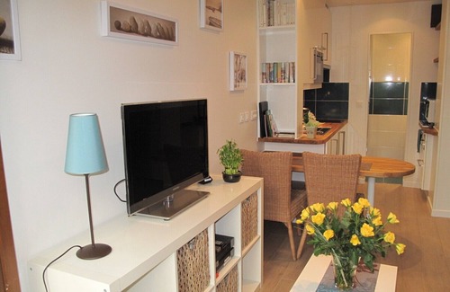 Le Chesnay Apartment | Exceptional Stay Near Versailles with Pool and Breakfast