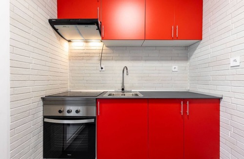 Aranjuez House | Pet-Friendly 2H Apartment Centro - Steps from Warner Park