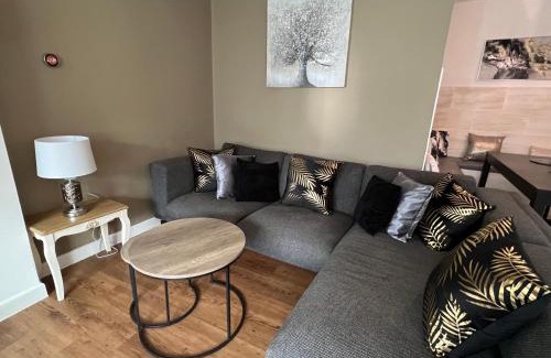 Street Apartment | Family-Friendly Retreat Near Glastonbury Town Centre
