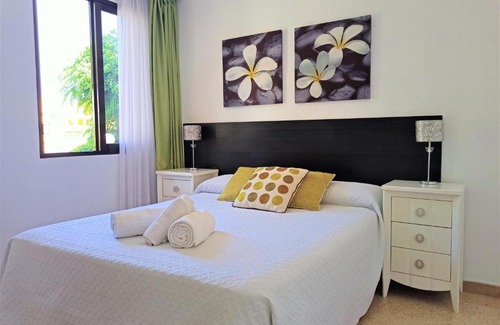 Cabo de las Huertas Apartment | Beachside Retreat with Pool & Pet-Friendly Amenities