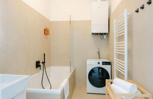 Mariahilf Apartment | Neat 1BR perfect for 4 free parking