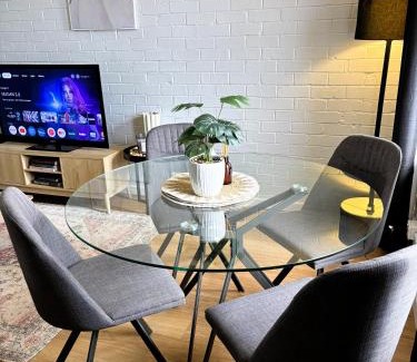 South Hedland Apartment | Neat 2 bedroom Apartment, with free parking