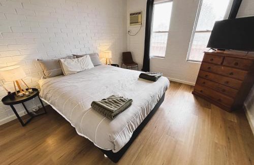 South Hedland Apartment | Neat 2 bedroom Apartment, with free parking