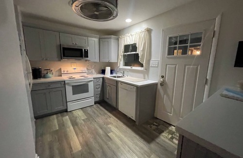Stone Harbor Cottage | Spotless 3-Bedroom Retreat in Stone Harbor Awaits You
