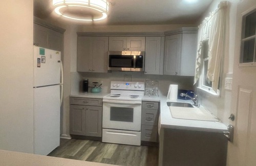 Stone Harbor Cottage | Spotless 3-Bedroom Retreat in Stone Harbor Awaits You