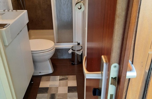 Bournoufay House | Cozy Holiday Chalet with Pool and Breakfast at Scenic Campsite
