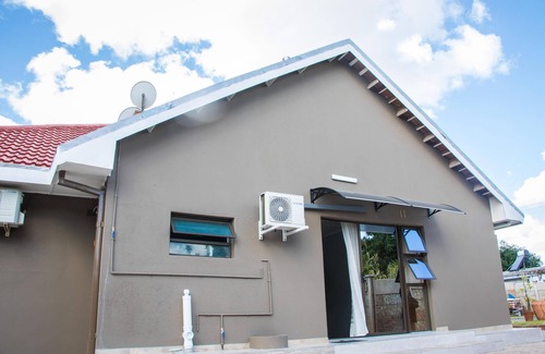 Bulawayo Apartment | Cozy One-Bedroom Retreat in Morningside Guesthouse