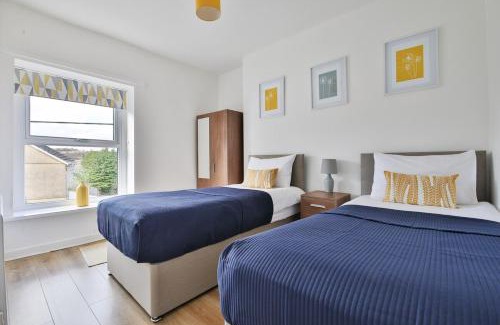 Seven Sisters House | Neath Valley – Family Haven near Waterfalls