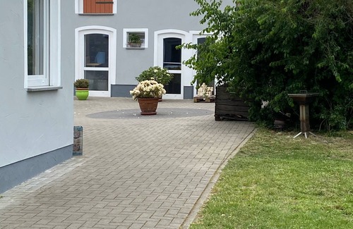 Jessen House | Relaxing Nebelhaus - Unwind in the Orchard with Ocean Views