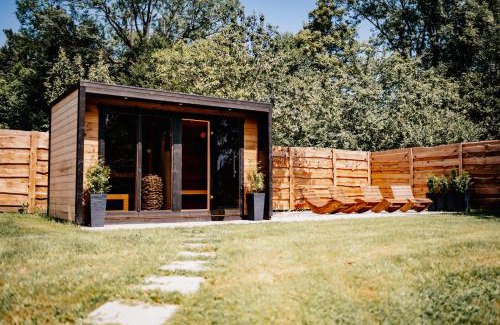 Kuncice pod Ondrejnikem Villa | Indulge at Nebesky 81: Child-Friendly Retreat with Hot Tub
