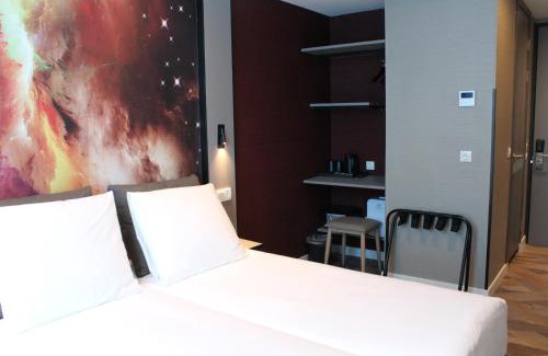 Assendelft Hotel | Nebula Hotel by Ine's