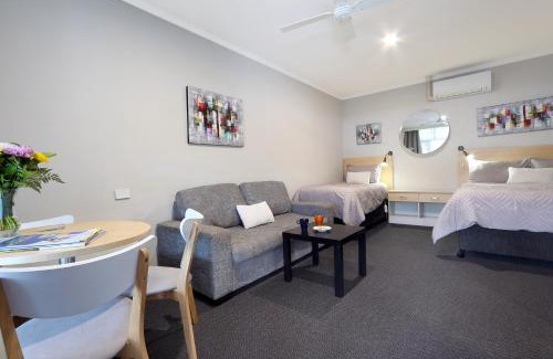 Cooma Hotel | Modern Comfort at Nebula Motel - 4-Star Family Retreat