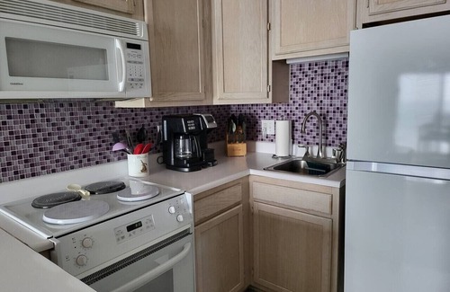North Topsail Beach Apartment | Escape to Oceanfront Serenity: 1 Bed, 1 Bath Retreat