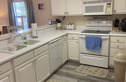 Pawleys Island Condo | Escape to Pawleys Island: Oceanfront Cabins Await You!