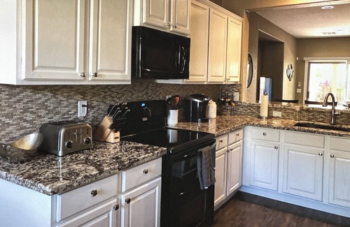 Chandler House |  Cozy Townhouse Retreat in Peaceful Chandler Neighborhood