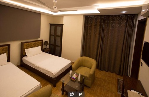 Muzaffarabad Hotel | Explore Neelum View Hotel: Family-Friendly with Dining Options