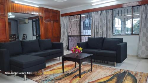 Nadi House | NeemTree Villa: Family-Friendly 5 Bedroom Retreat Awaits