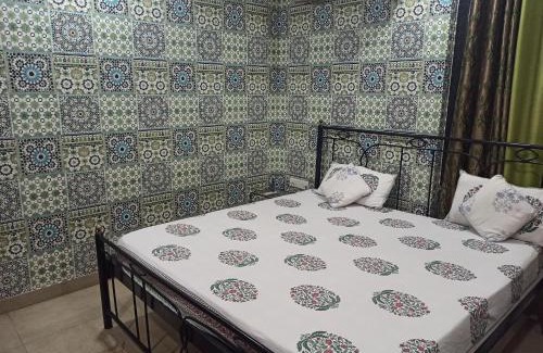 Bani Park House | Top-Rated Neetu's Home Stay with Spa and Breakfast Included