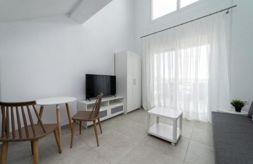Ofrinion Apartment | Family-Friendly Nefeli: Guest Rated 10/10 Experience